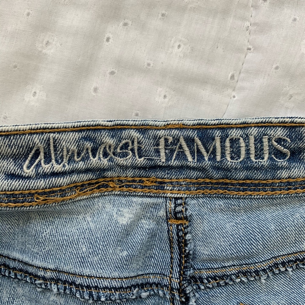 Distressed Shorts - Picture 5 of 6